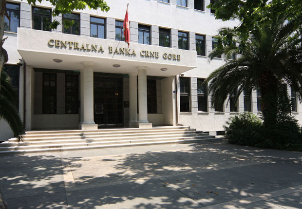 Ставили катанац на 120 нових фирми